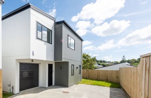 Hillsborough House | Home Away From Home - 10 min drive to Go Media Stadium(formally Mt Smart)
