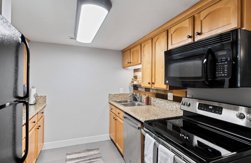 Murray Condo | Home Away From Home-Cozy Condo Mountain ViewsnAirport-30 min.