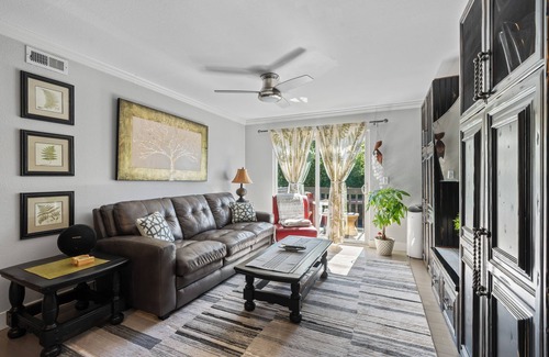 Murray Condo | Home Away From Home-Cozy Condo Mountain ViewsnAirport-30 min.