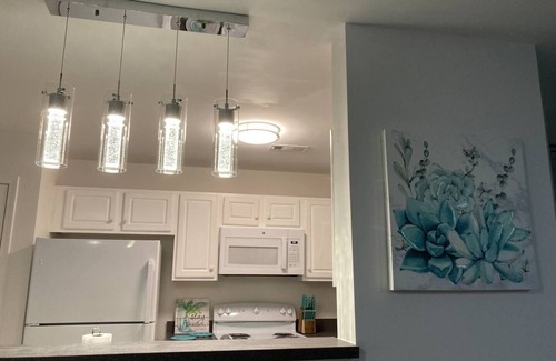 High Point Condo | HOME AWAY FROM HOME-n2 Miles From HPU & Fnt Market!