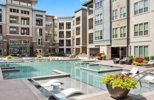 Woodlake - Briar Meadow Apartment | "Home away from Home"