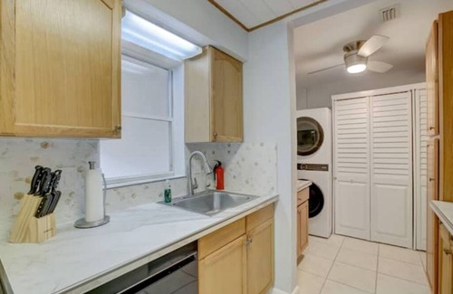 Lighthouse Point House | Home Away From Home in Paradise