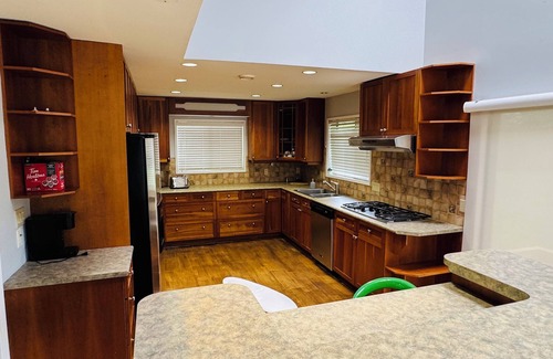 Delta House | Home away home. Enjoy your vacations with your loved ones at this beautiful home