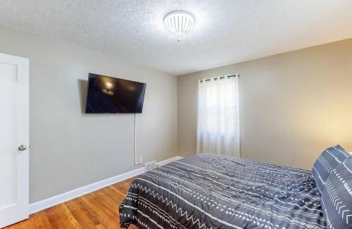Canton House | Home Champions-HOF Village Comfort