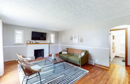 Canton House | Home Champions-HOF Village Comfort