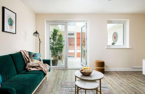 Patchway House | Home designed for contractors and families