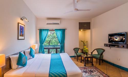 Greater Kailash I Hotel | Home@F37 Kailash Colony Metro