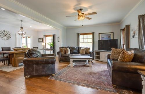 Cedar Valley House | Home in Cimarron National Golf Club with Hot Tub!