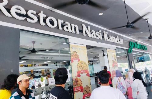 Simpang Ampat House | Home in Simpang Ampat