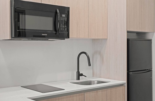 Regina Hotel | Home Inn and Suites Regina Airport
