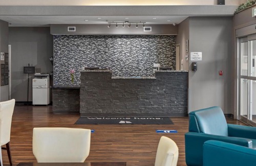 Regina Hotel | Home Inn & Suites Regina Airport