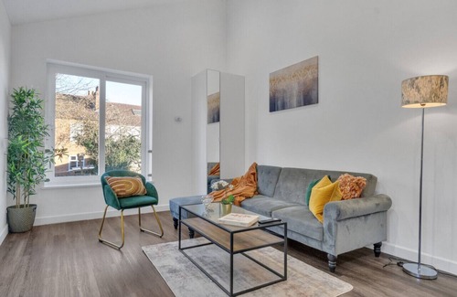 West Hendon Apartment | home.ly - North London Apartments Hendon