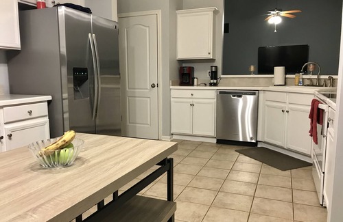 Hoschton House | HOME NEAR CHATEAU ELAN/UGA/LAKE LANIER/MICHELIN ROAD ATLANTA/ATLANTA DRAGWAY