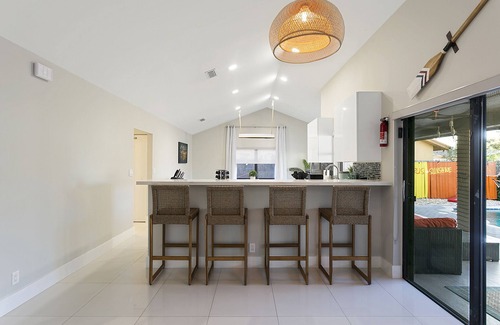 Dania Beach House | Home Near Hollywood Beach/Backyard Oasis w/Heated Pool