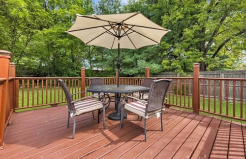 Spanish Lake House | Home Near STL Safari Zoo