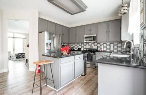 Addicks House | Home Near Texas Children MD Anderson,Methodist & Energy CorridorPark Ten Topgolf