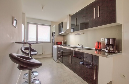 Dunkerque Centre House | Home new T4 300m from the beach with garage and private garden.