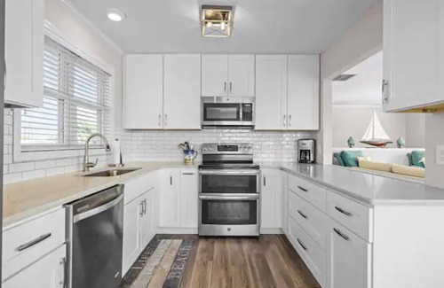 The Point House | Home - Newly Renovated - Beach House - Emerald Isle Point Great for Familes