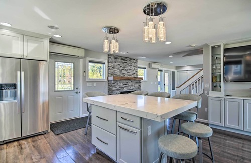 McHenry House | Home on Fox River: Modern Decor Style!