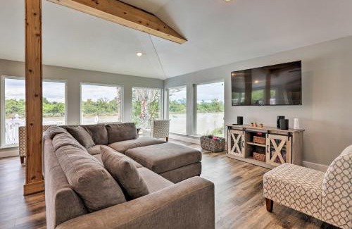 Barrett House | Home on San Jacinto River with Pool, Dock and Deck!