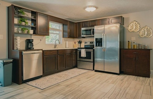 Greater Northdale House | Home + RV on beautiful Lake
