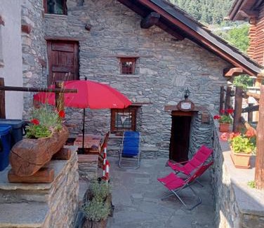 Antey-Saint-Andre Ski Chalet | Home Sweet Home