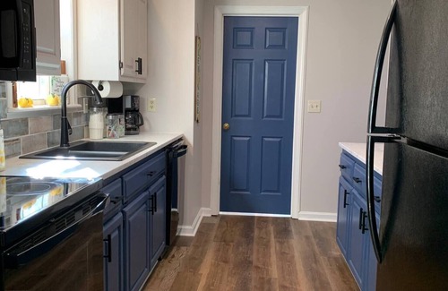 Iuka House | Home with Hot Tub and Game Room, Our Nest in the Woods with 2 King & 3 twin bedn