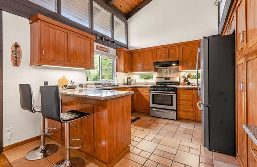 Hawaii Kai House | Home with ocean views, studio, large lanai, koi pond, washer/dryer