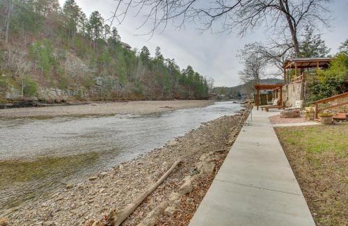 Mid America House | Home with Ouachita River and Lake Hamilton Access