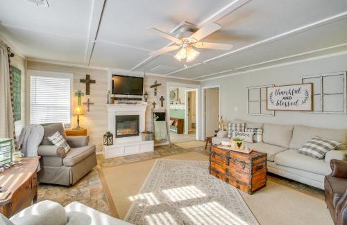 Mid America House | Home with Ouachita River and Lake Hamilton Access