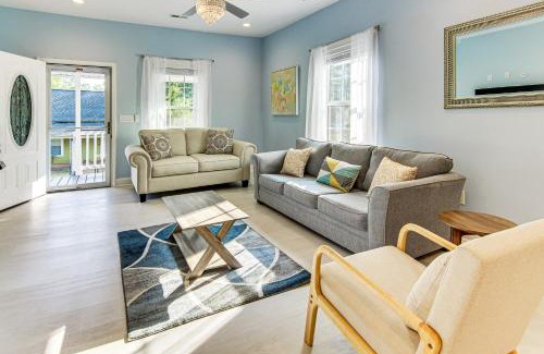 Parker House | Home with Private Yard - Walk to Swamp Rabbit Trail