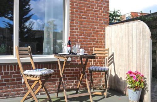 Easterlittens House | Home with Vinyls, Bikes and Waterways