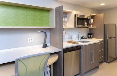 West Newton Hotel | Home2 Suites by Hilton Indianapolis Airport
