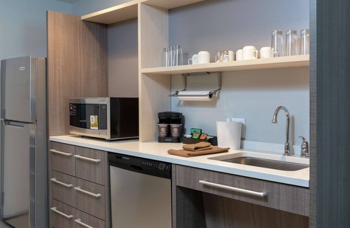 West Newton Hotel | Home2 Suites by Hilton Indianapolis Airport