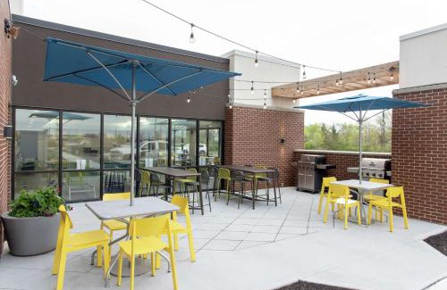 West Newton Hotel | Home2 Suites By Hilton Indianapolis Airport