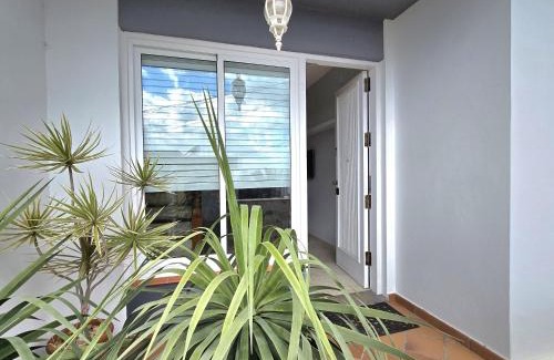 Santa Cruz de Tenerife Apartment | Home2Book Las Vistas Stay, Sea & Santa Cruz Views
