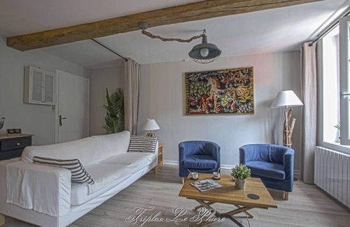 Enclos Apartment | Homely 2-bdr apmt for up to 4 in the heart of Old Honfleur - Triplex Le Phare ★