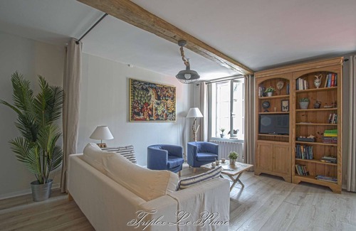 Enclos Apartment | Homely 2-bdr apmt for up to 4 in the heart of Old Honfleur - Triplex Le Phare ★