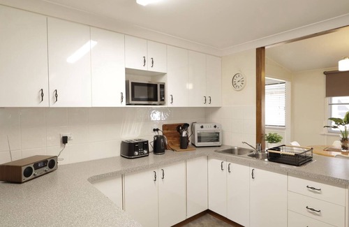 Tenterfield House | Homely 2-Bed Cottage Near Tenterfield Centre