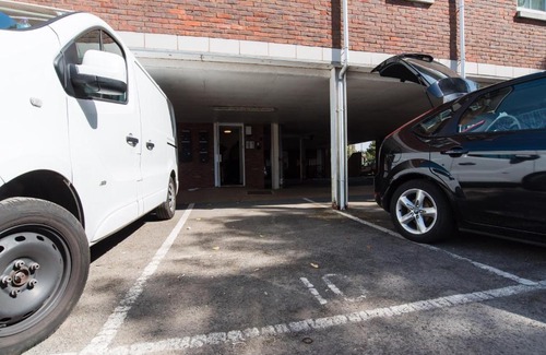 Roath Apartment | Homely New Apartment with WiFi and Parking