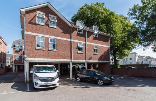 Roath Apartment | Homely New Apartment with WiFi and Parking
