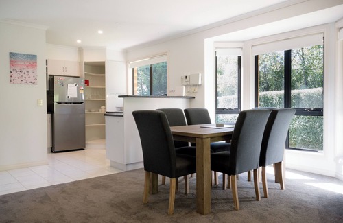 South Launceston Apartment | Homely Unit Near the City with Parking & Wifi