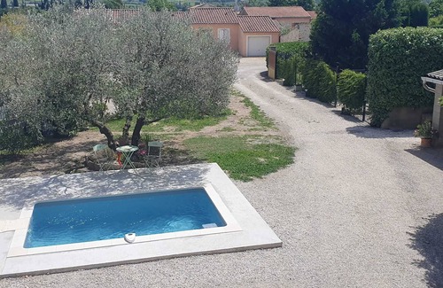 Saint-Maurice-sur-Eygues Apartment | Homerez - Apartment in Saint-Maurice-sur-Eygues