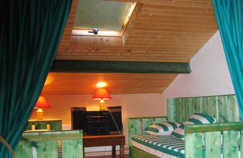 Castelnau-Montratier-Sainte-Alauzie Villa | Homerez - Amazing villa for 14 ppl. with swimming-pool at Castelnau-Montratier