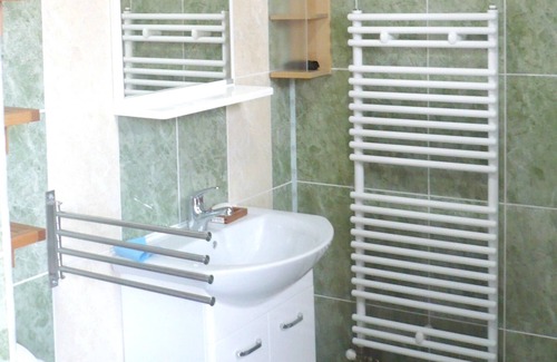 Marisel House | Homerez - Amazing house for 11 ppl. with terrace at Mărișel