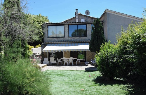 La Roche-sur-le-Buis Apartment | Homerez - Apartment in La Roche-sur-le-Buis.