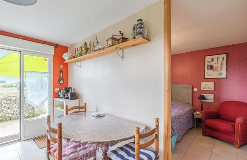 Mortagne-sur-Gironde Apartment | Homerez - Apartment in Mortagne-sur-Gironde