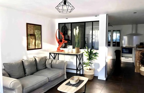 La Cadiere-d'Azur Apartment | Homerez - Apartment in La Cadière-d'Azur