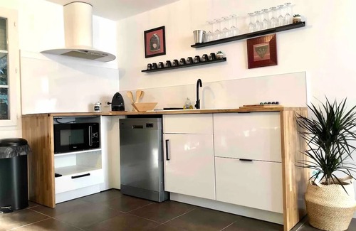 La Cadiere-d'Azur Apartment | Homerez - Apartment in La Cadière-d'Azur