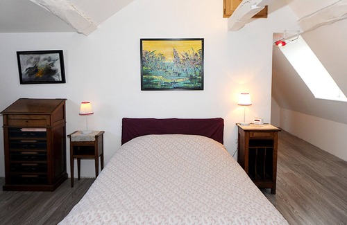 Vernou-sur-Brenne Apartment | Homerez - Apartment in Vernou-sur-Brenne